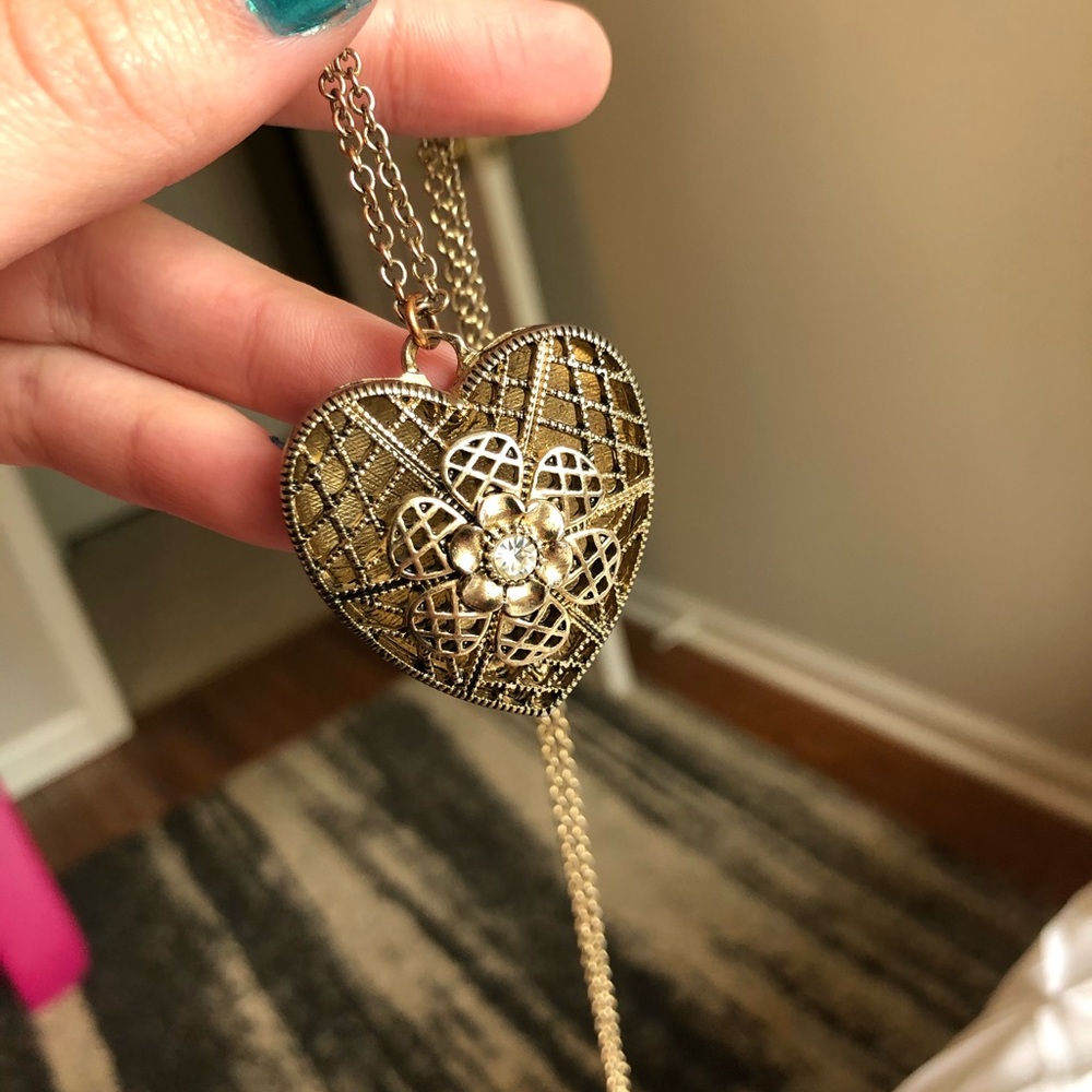 Gold heart pendant